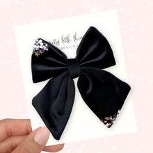 Load image into Gallery viewer, Velvet Glam - 4.5”