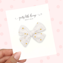 Load image into Gallery viewer, Daisies on White - Mini Nola 3.25”