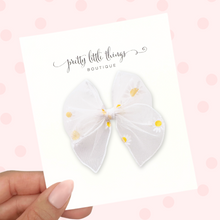Load image into Gallery viewer, White Daisies- Tulle Fable Bow
