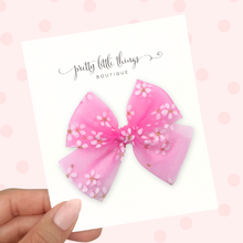 Load image into Gallery viewer, Bright Pink Daisies - 4"