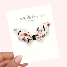 Load image into Gallery viewer, Spooked! - Pinch Bat - 4.25”