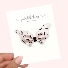 Load image into Gallery viewer, Batty Bats - Pinch Bat - 4.25”