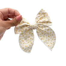 Load image into Gallery viewer, White Mustard Floral - School Girl 4.5”