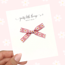 Load image into Gallery viewer, Daisies on Dusty Pink - Ribbon Bow - 3"