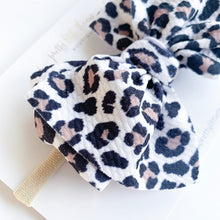 Load image into Gallery viewer, Maggie Fabric Bow