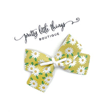 Load image into Gallery viewer, Happy Floral - Mia 3.25”