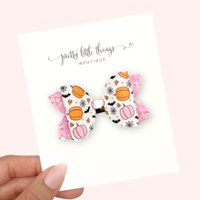 Load image into Gallery viewer, Pretty Pumpkins - Corrina 2.5”
