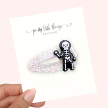 Load image into Gallery viewer, Mr. Skeleton - Open Snap Clip

