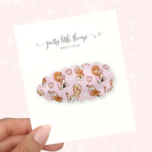 Load image into Gallery viewer, Holiday Ice Princesses X Reese&#39;s Little Pieces - Snap Clip (3 for $10)
