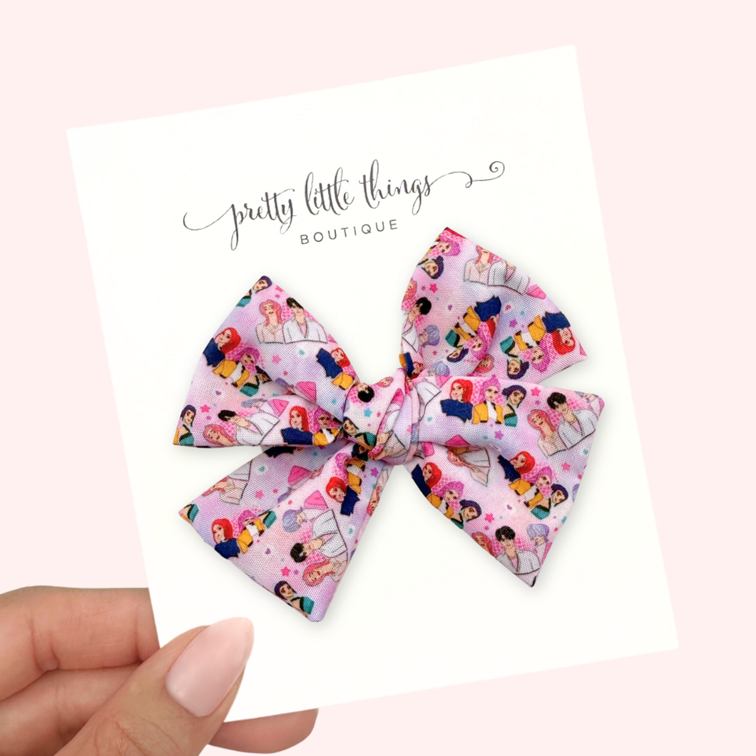 Huntrix - Nola Handtied Bow 3.75”
