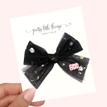 Load image into Gallery viewer, Boo-tiful - Handtied Tulle - 3.5&quot;
