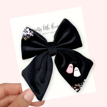Load image into Gallery viewer, Glam Ghosts - Velvet - 4.5”

