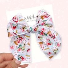 Load image into Gallery viewer, Princess Snowglobes - Fable Bow - 4.5&quot;
