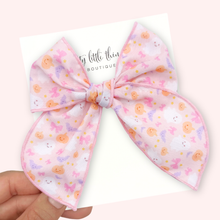 Load image into Gallery viewer, Pastel Halloween - Fable Bow - 4.5”
