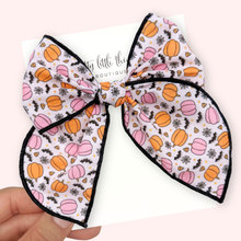 Load image into Gallery viewer, Pretty Pumpkins - Fable Bow - 4.5”
