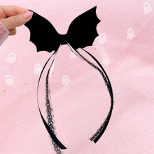 Load image into Gallery viewer, Velvet Bat - Long Tailed Ribbon Bow
