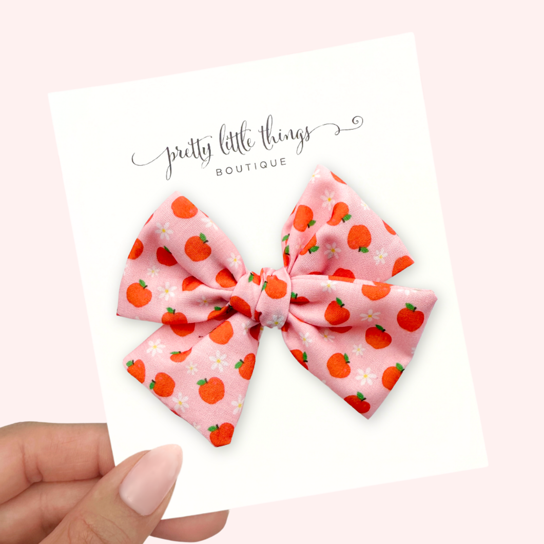 Apples n’ Daisies - Nola Handtied Bow 3.75”