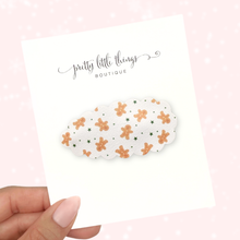 Load image into Gallery viewer, Gingerbread Magic - Snap Clip (3 for $10)
