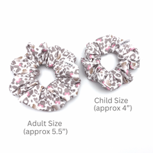 Load image into Gallery viewer, Pink Leopard - Scrunchie (Child)
