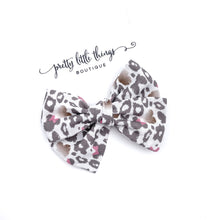 Load image into Gallery viewer, MM - Leopard - Nola Handtied Bow 3.75”
